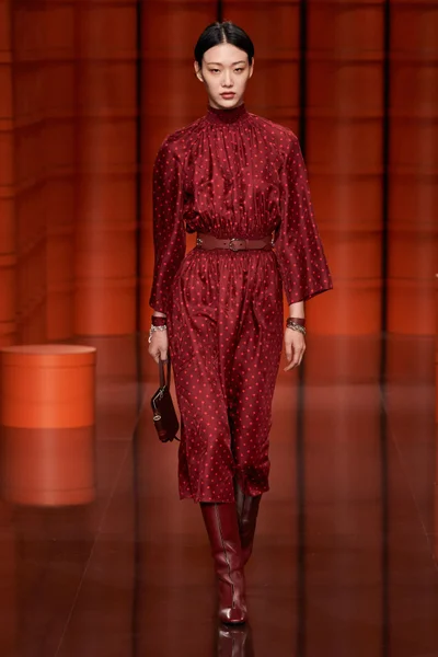 Look 18